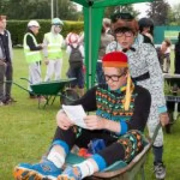 Wheelbarrow Race 07