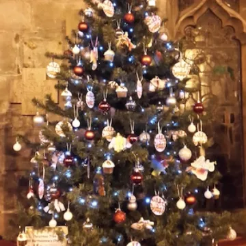 Messy & Cafe Church Tree @ St Chads- 2015 004