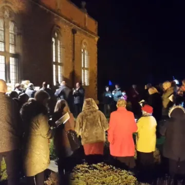 Carols Round the Tree