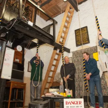 Queen's 90th Birthday Peal 01