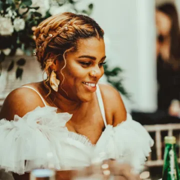 Bobbie close up neckline P