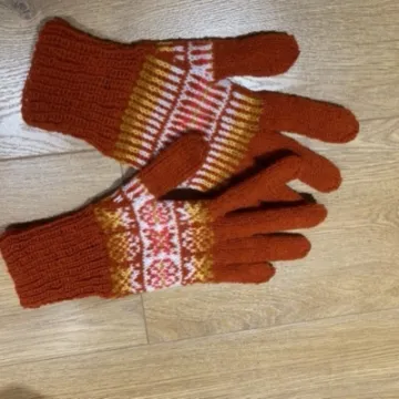 Image: 2021-02-03 Judiths gloves