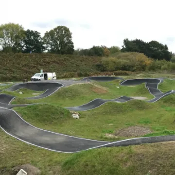 Fleet pump track jumps