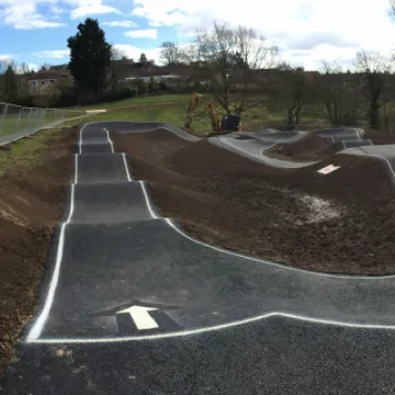 Castle Cary pump track build 01