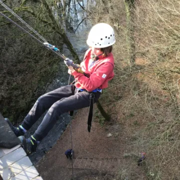 C9BFFBFF-3545-4B5B-95DC-05A54873B4BC