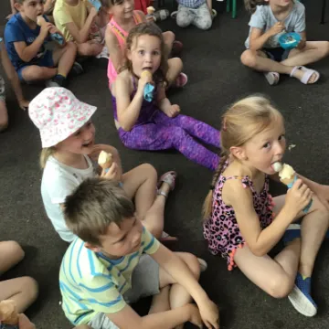 4F826D8F-75DE-43E2-9F09-7D4D3F21124D