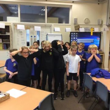 B061E7F0-2F73-4B4C-86DC-673259175CB3