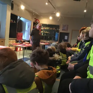 CF057D78-DCBF-40F4-93F9-6BE4E03668D6