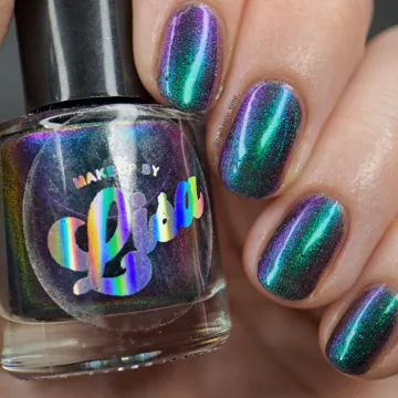 Galaxy magnetic nail polish