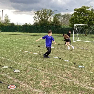 PE badminton