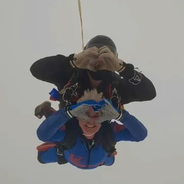 Anna Skydive 3