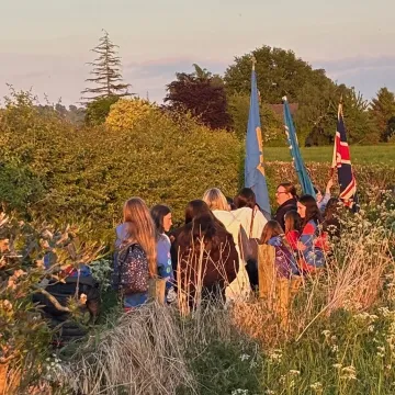 VE Guides Walk