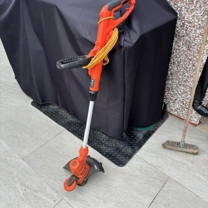 Black and Decker Garden Strimmer. &ndash; Items for sale