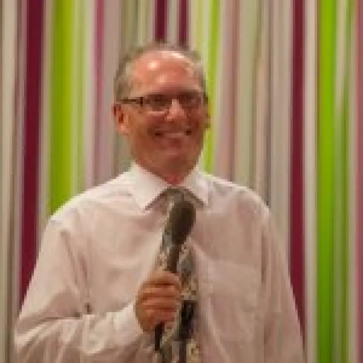 Comp&egrave;re Gary (with what?)