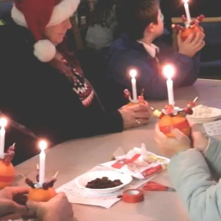 Snapshot000132 (002) Christingle (1) 2019