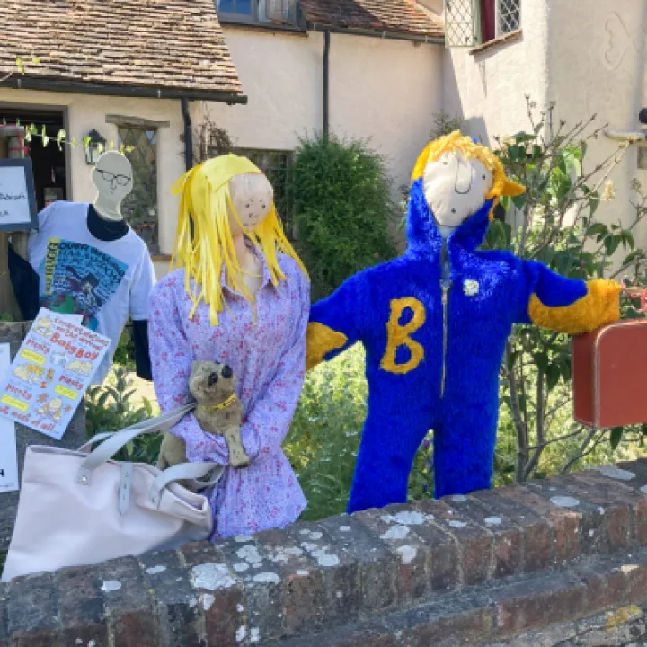 Image: 044 Chris & Robyn Thorogood Family at No10 01