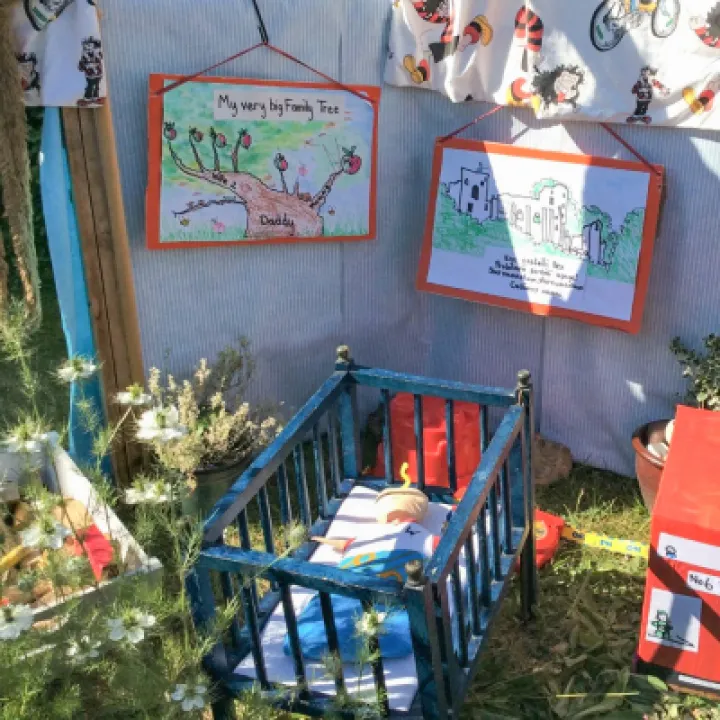 Image: 044 Chris & Robyn Thorogood Family at No10 02