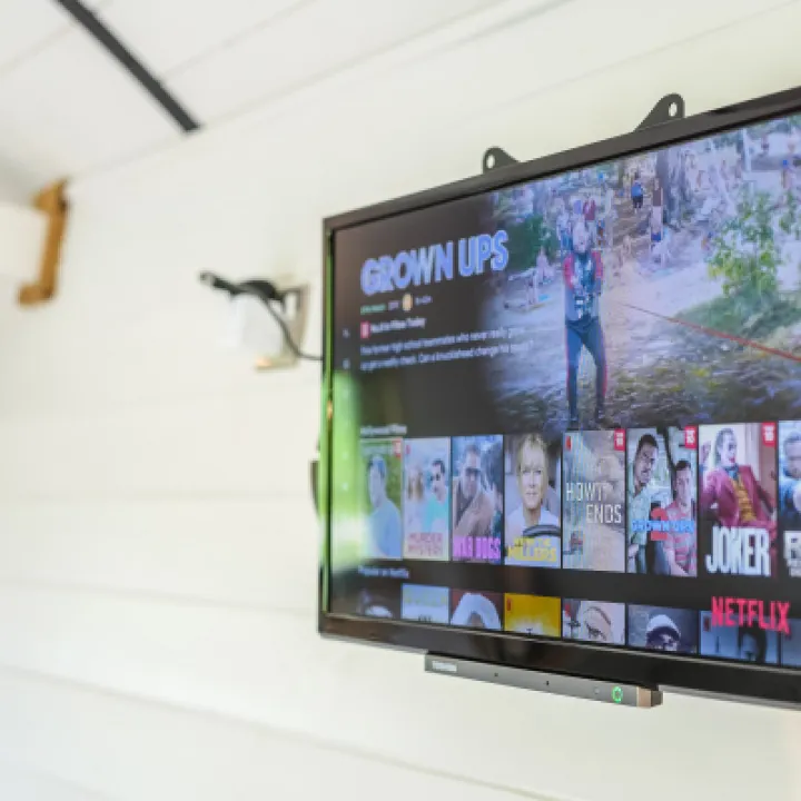 Overwater Luxury Glamping Hodnet Interior 19