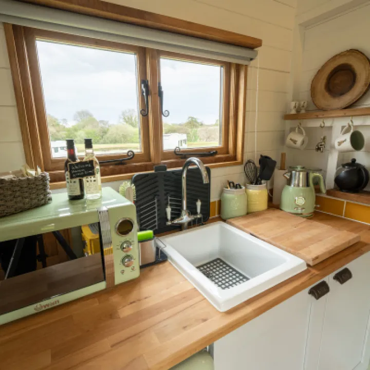 Overwater Luxury Glamping Wellington Interior 9