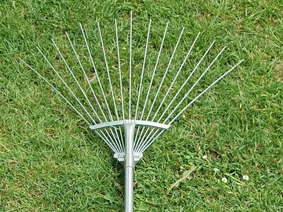 Items for sale &ndash; Folding leaf rake n/r