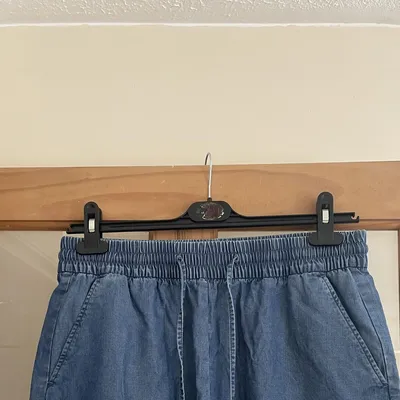 Items for sale
– Lady's shorts 6