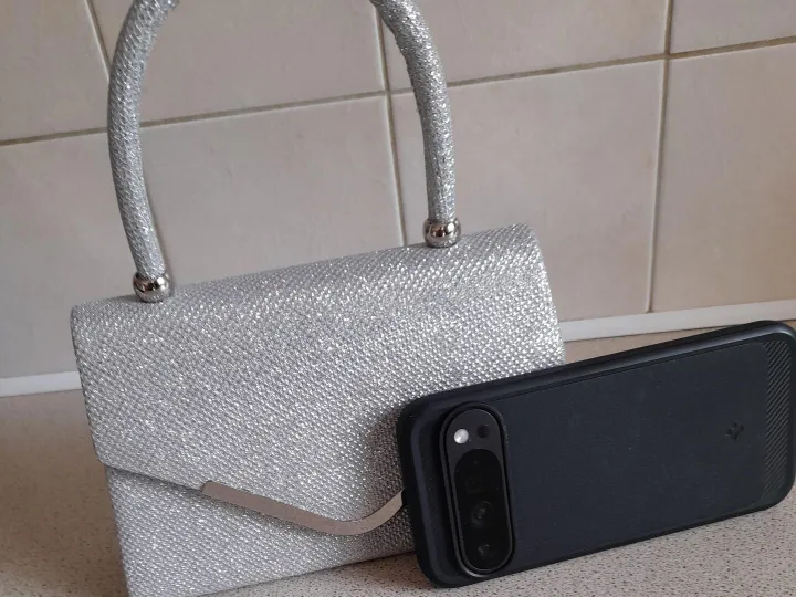 Items for sale
– Beautiful handbag £15.00