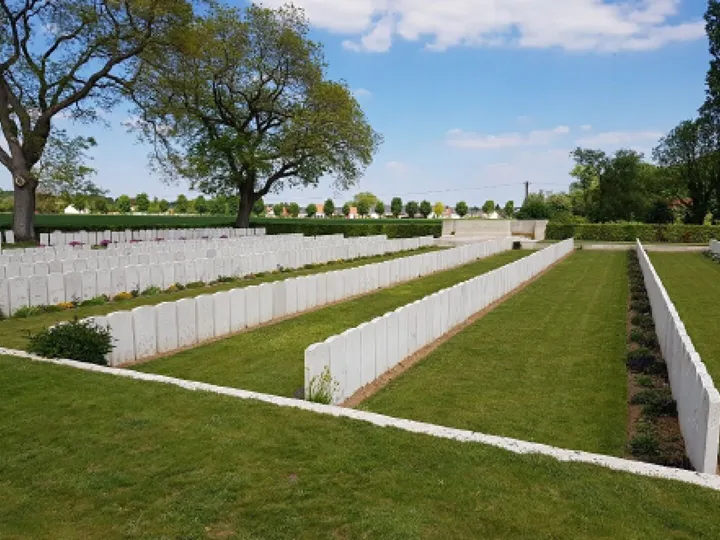 La Neuville British Cemetery, Corbie
