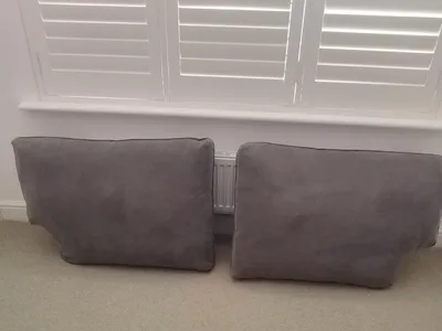 Items for sale
– 2 Extra large cushions £10
