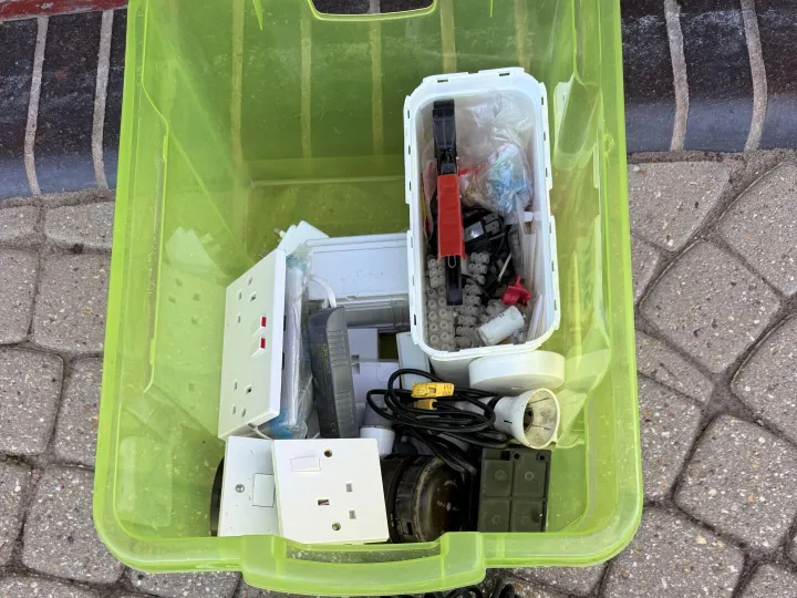 Items for sale
– Box of electrical outdoor equipment/junction boxes/sockets/inspection lamp £10