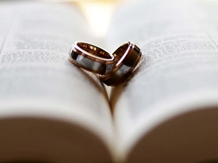 Wedding-Rings-Bible