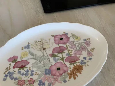 Items for sale
– Wedgewood plate £5