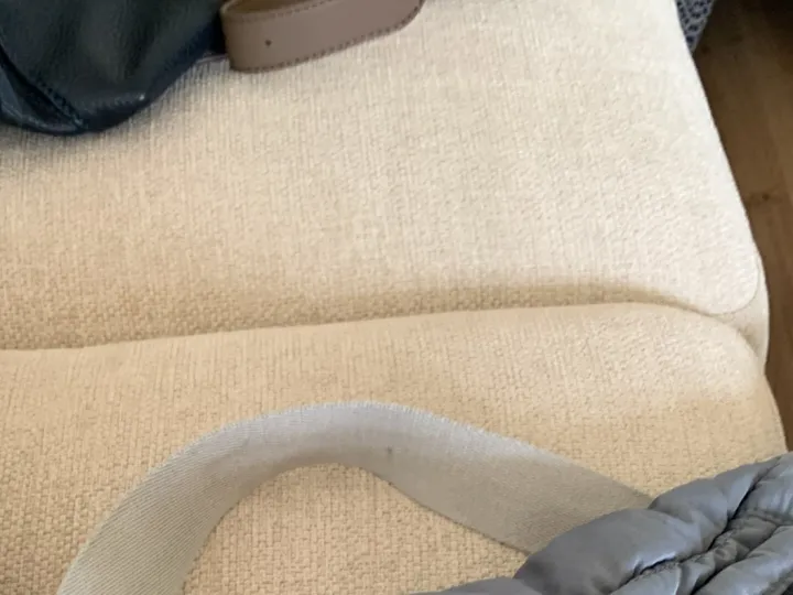 Items for sale
– Anthropologie waist bag £5