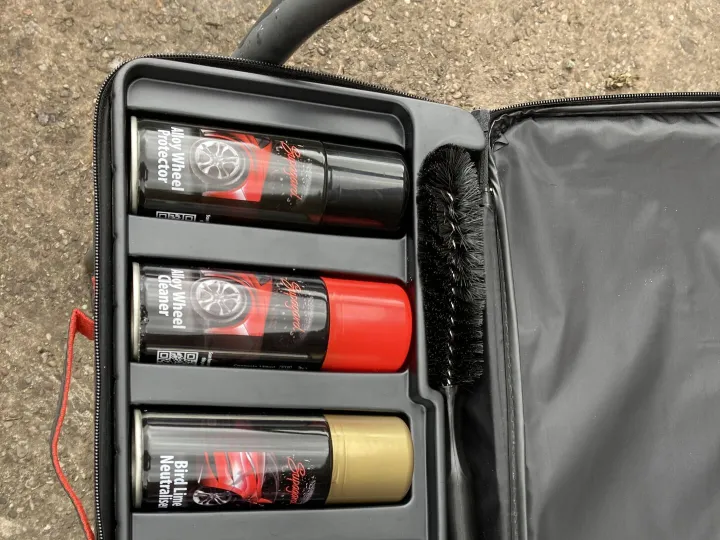Items free to a good home! &ndash; Car cleaning kit n/r