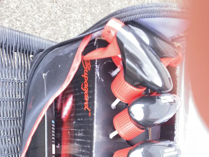 Items free to a good home! – Car cleaning kit n/r