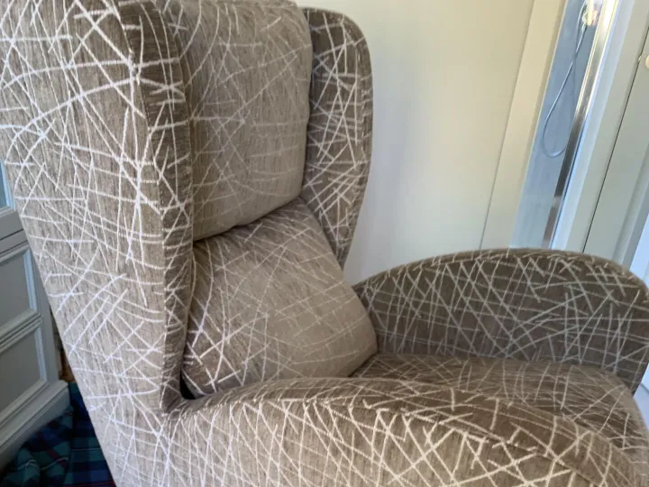 Items for sale
– Fama Romeo swivel/rocker chair £150