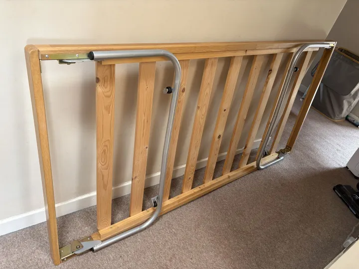 Items for sale
– Foldable single bed frame £10