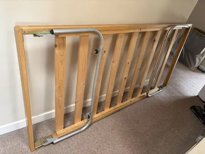 Items for sale
– Foldable single bed frame £10