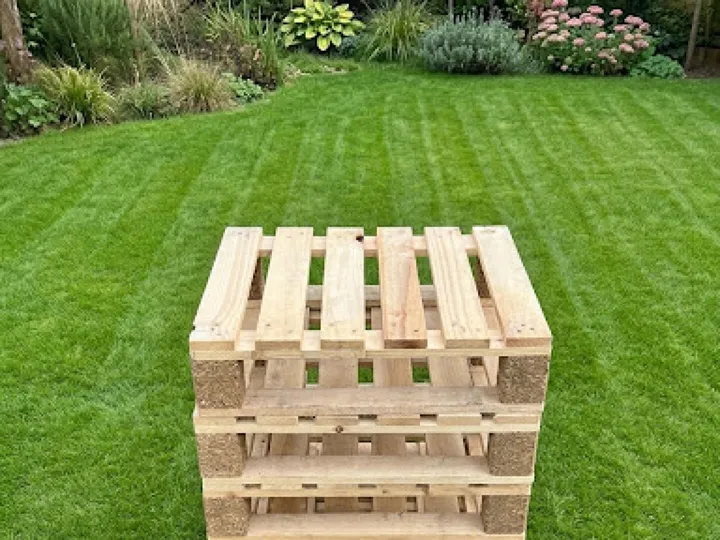 Items for sale &ndash; Brand-new clean small pallets 24" x 20" &pound;30