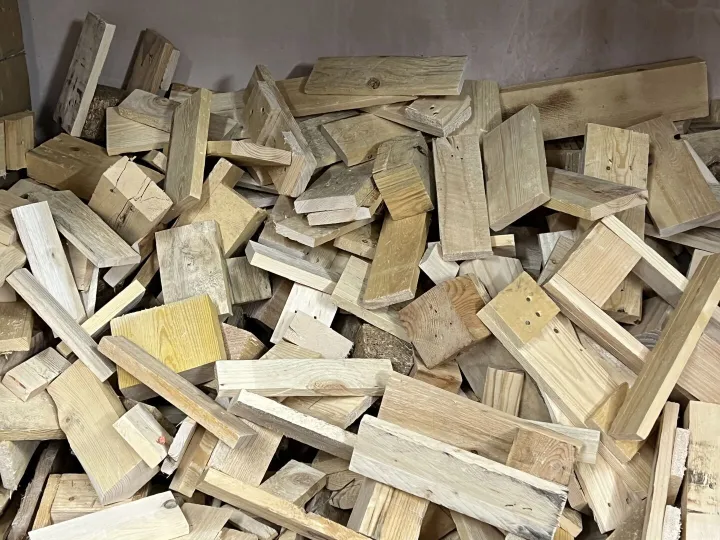 Items for sale
– Woodburner kindling. Clean Soft Wood Large Qty £35