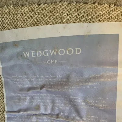 Items for sale
– Wool/viscose rug £25