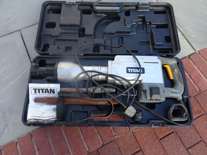Items for sale
– Concrete Breaker Electric £75
