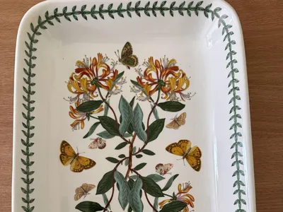 Items for sale
– Large Lasagna Dish £15