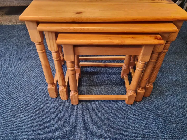 Items for sale &ndash; Nest of tables &pound;15