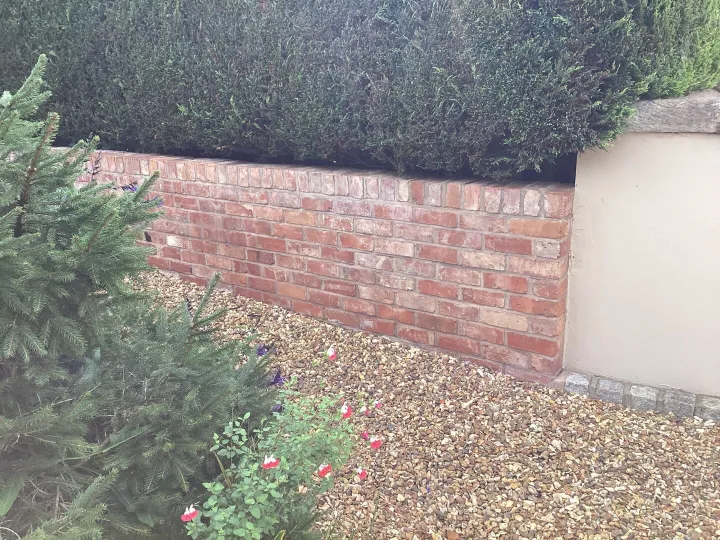 Items for sale
– Reclaimed Bricks 1
