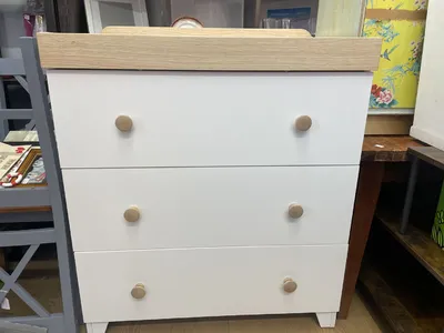 Items for sale
– Chest of drawers with changing table 40