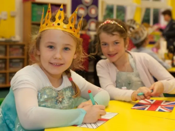 HCIS Royal Day 00