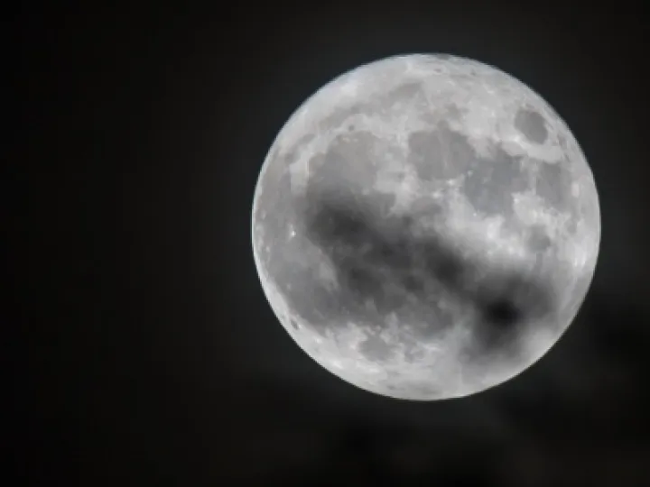 moon cm