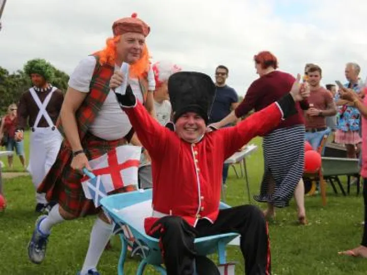 Wheelbarrow Race 01