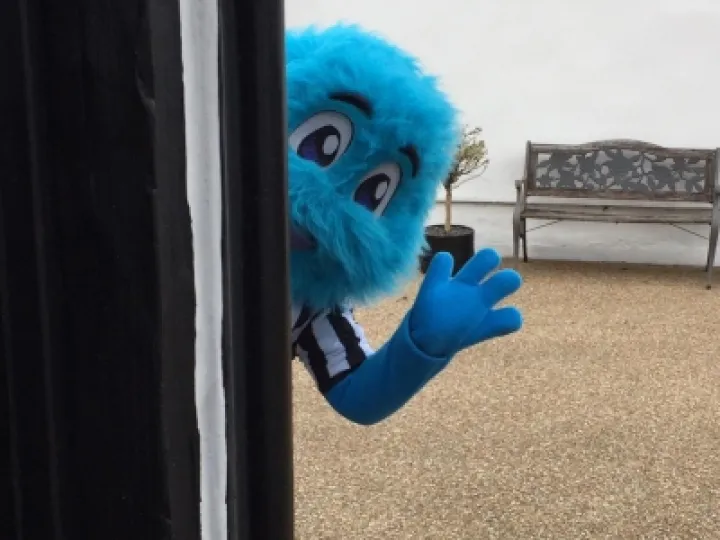 Churchy Peeping