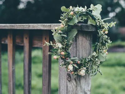 wedding flowers, wreath, green